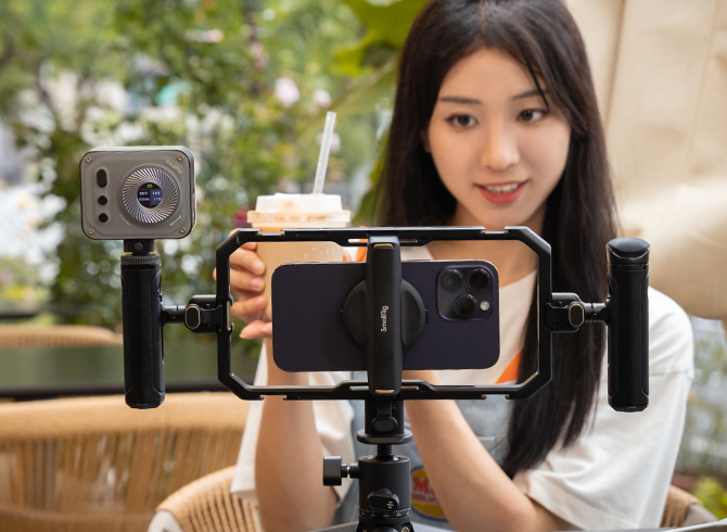 Vlogging