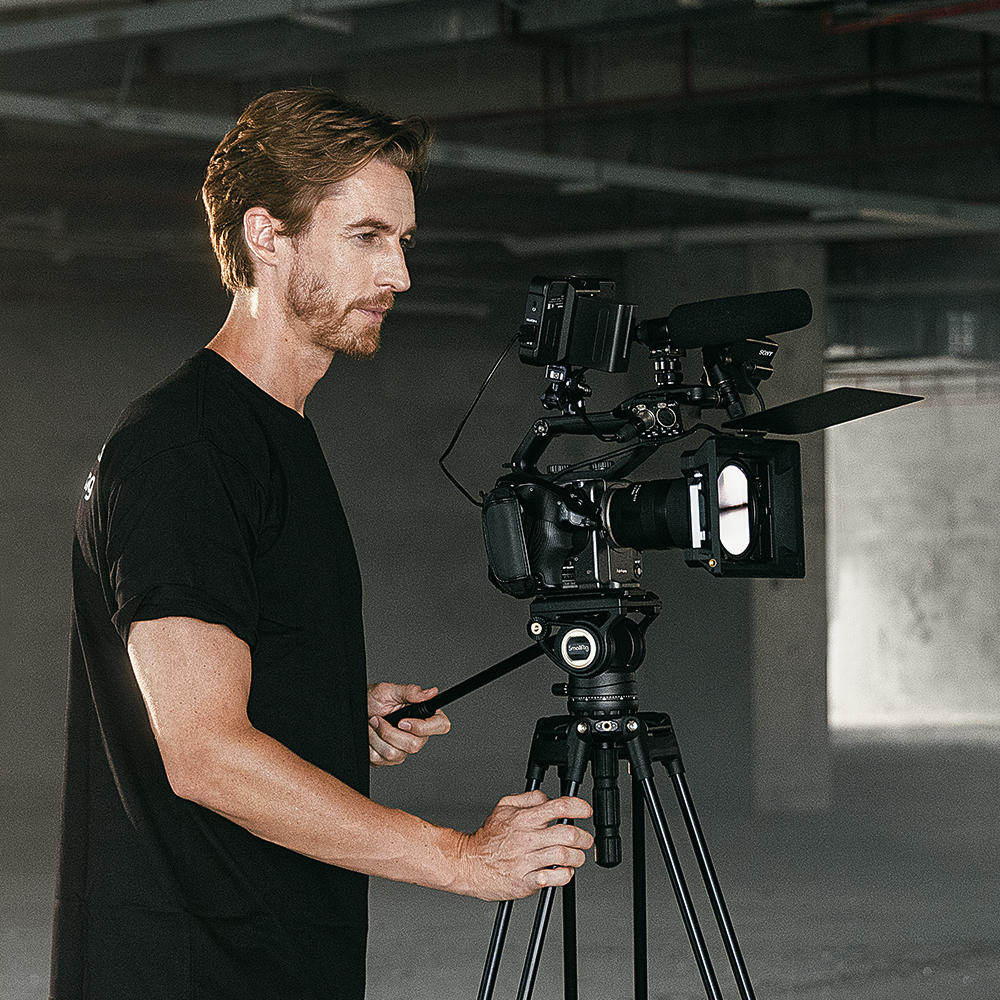 FreeBlazer Heavy-Duty Tripod Kit (191cm Height, 8kg Load, 4.4kg Weight) with Fluid Head for Video - immagine 10