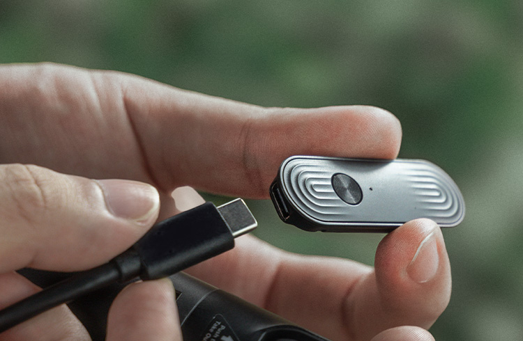 Rechargeable Wireless Remote Control with a 10m (32.8ft) Range