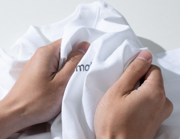 Reinforced collar & pill-resistant finish for long-lasting quality